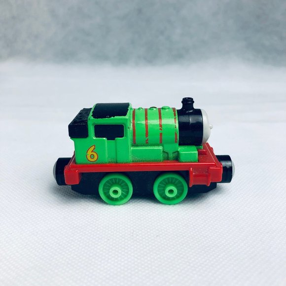 Thomas and Friends Percy - 2013 Mattel Round Magnet G26A CBL76 - Picture 7 of 8